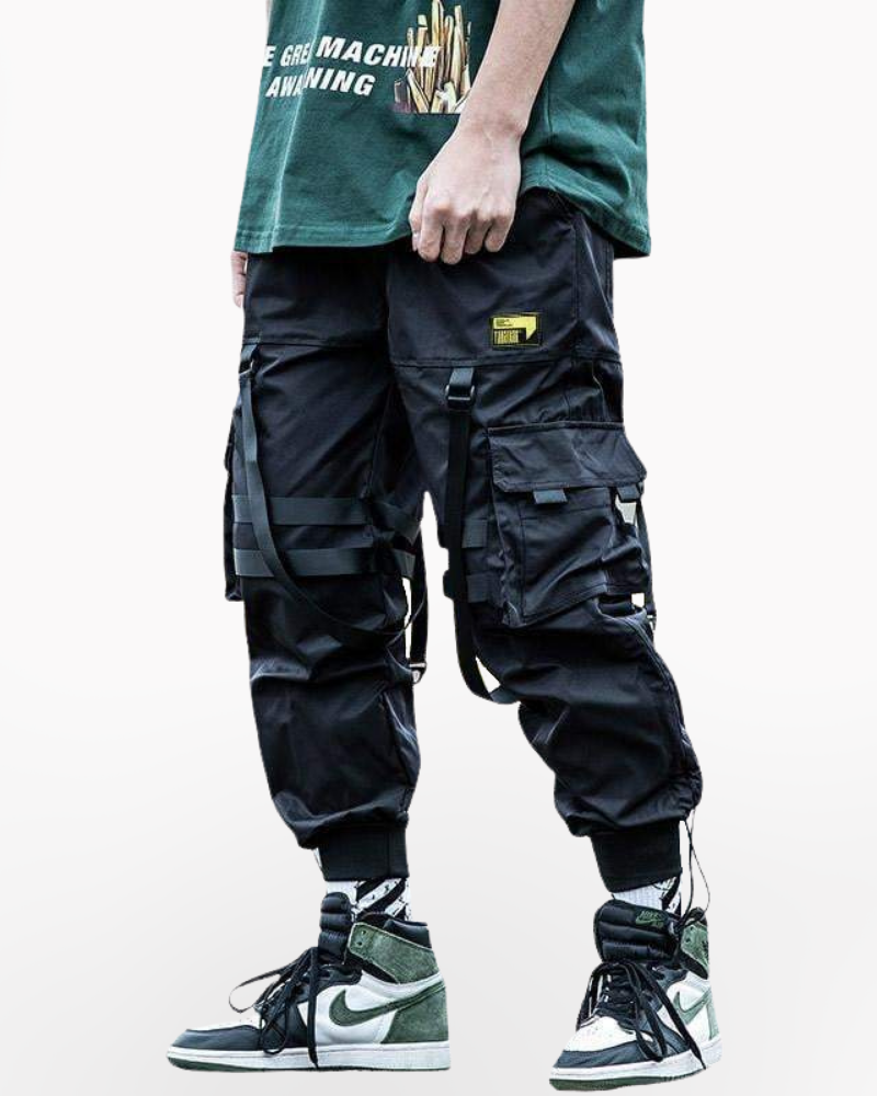 Cargo pants with tech pocket online
